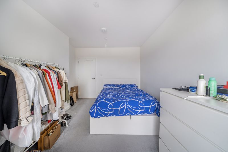 Bedroom- click for photo gallery
